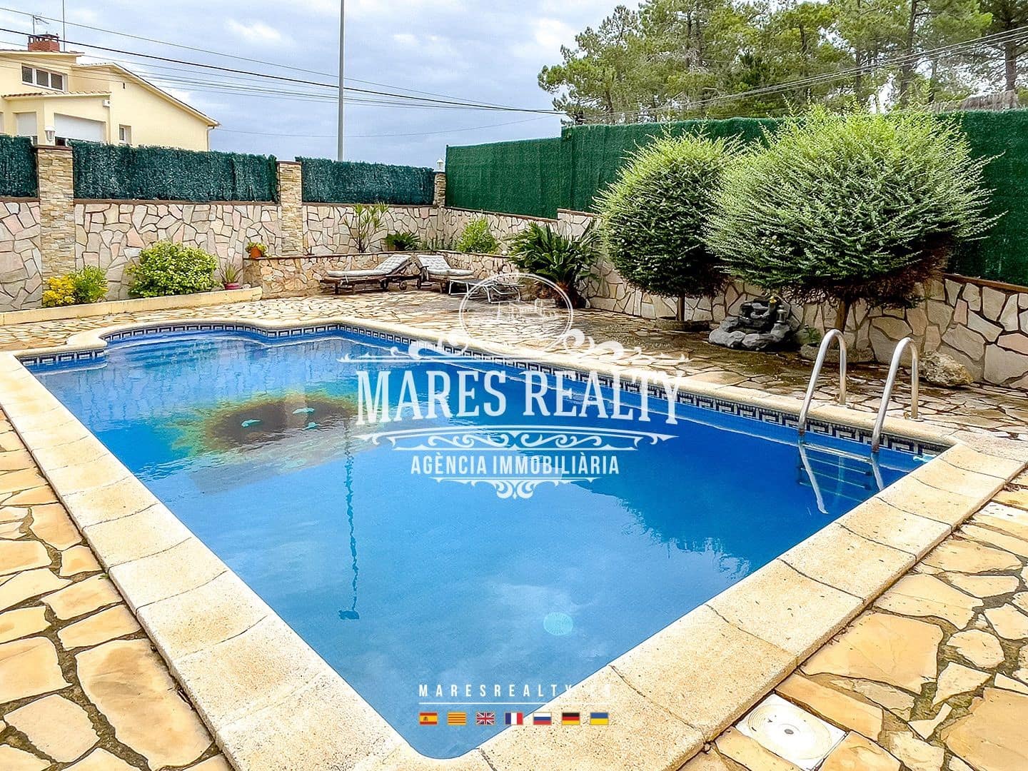 Chalet de 7 habitaciones en Lloret de Mar en venta con piscina garaje - 695.000 € (Ref: 8406837)