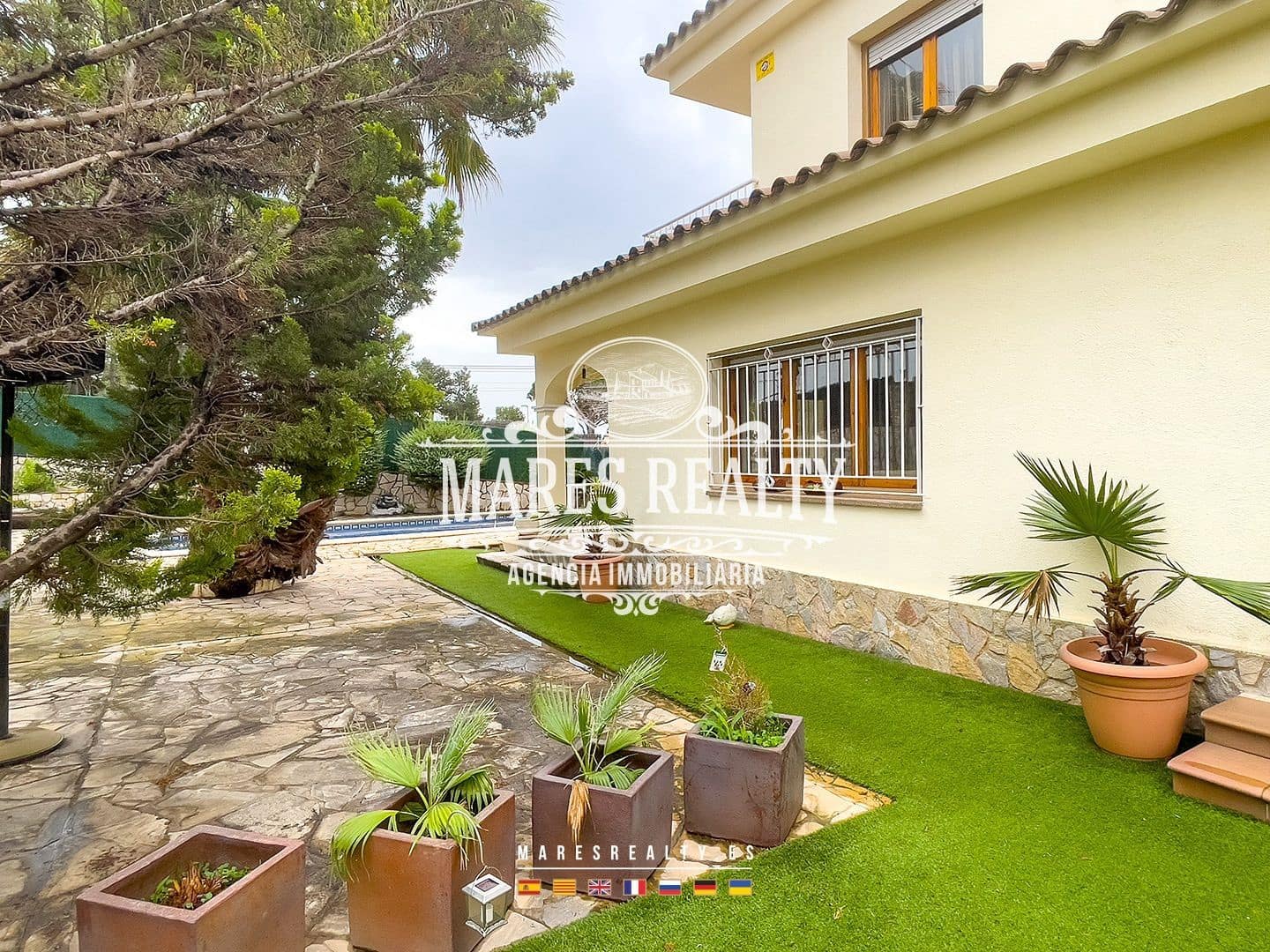 Chalet de 7 habitaciones en Lloret de Mar en venta con piscina garaje - 695.000 € (Ref: 8406837)