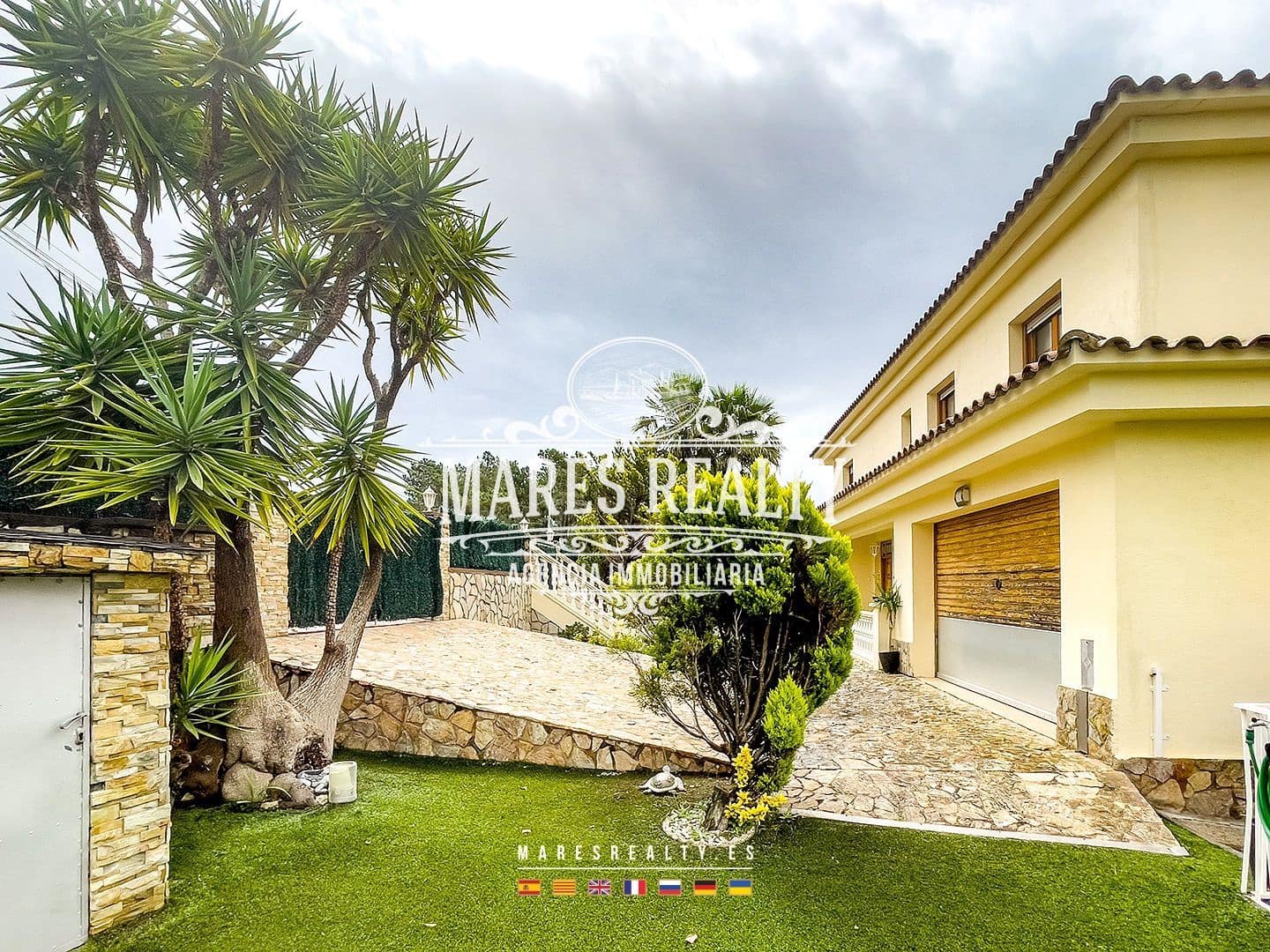 Chalet de 7 habitaciones en Lloret de Mar en venta con piscina garaje - 695.000 € (Ref: 8406837)