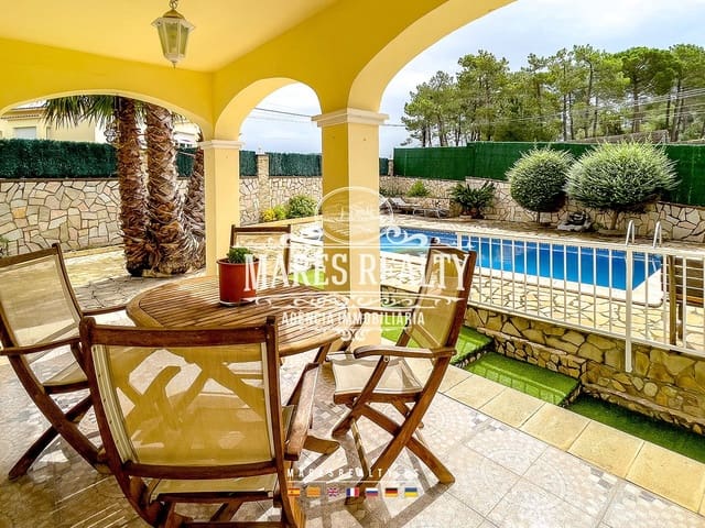 Chalet de 7 habitaciones en Lloret de Mar en venta con piscina garaje - 695.000 € (Ref: 8406837)