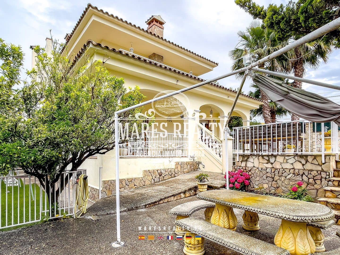 Chalet de 7 habitaciones en Lloret de Mar en venta con piscina garaje - 695.000 € (Ref: 8406837)