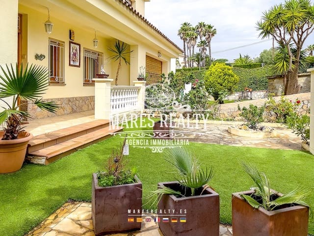 Chalet de 7 habitaciones en Lloret de Mar en venta con piscina garaje - 695.000 € (Ref: 8406837)