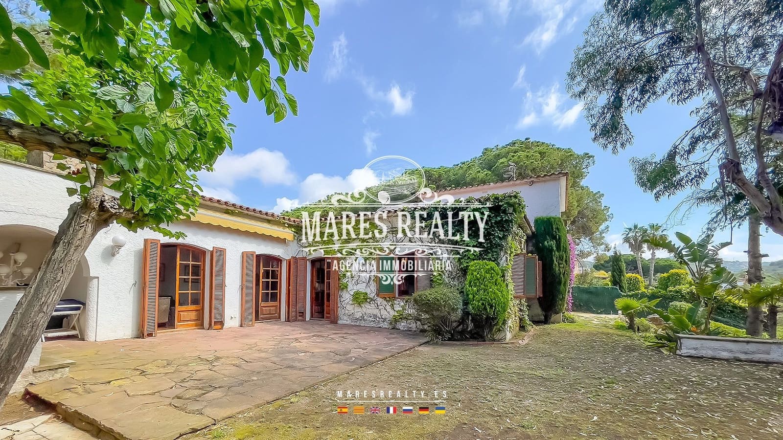 10 slaapkamer Villa te koop in Lloret de Mar met zwembad garage - € 900.000 (Ref: 8417376)