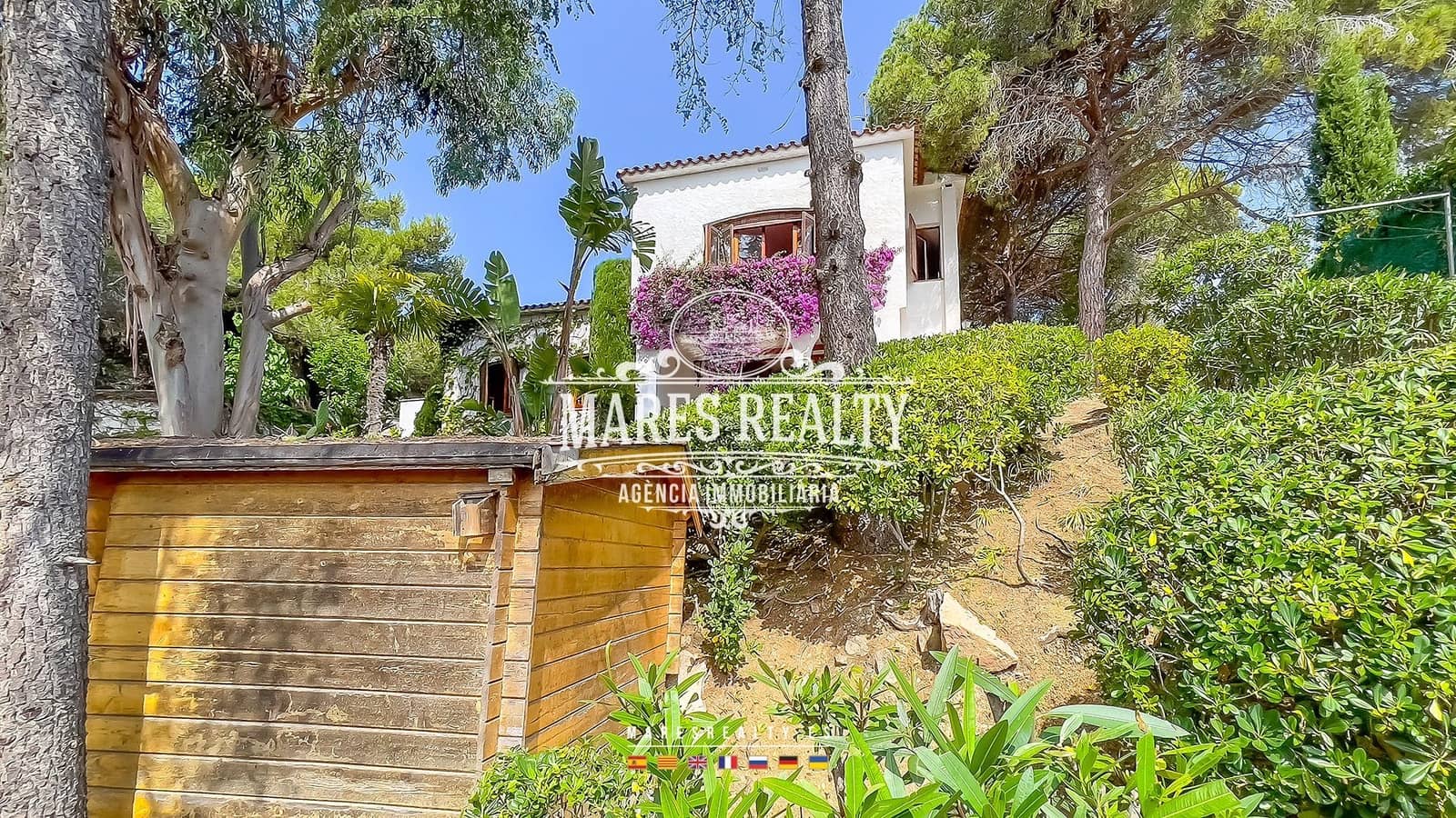 10 slaapkamer Villa te koop in Lloret de Mar met zwembad garage - € 900.000 (Ref: 8417376)