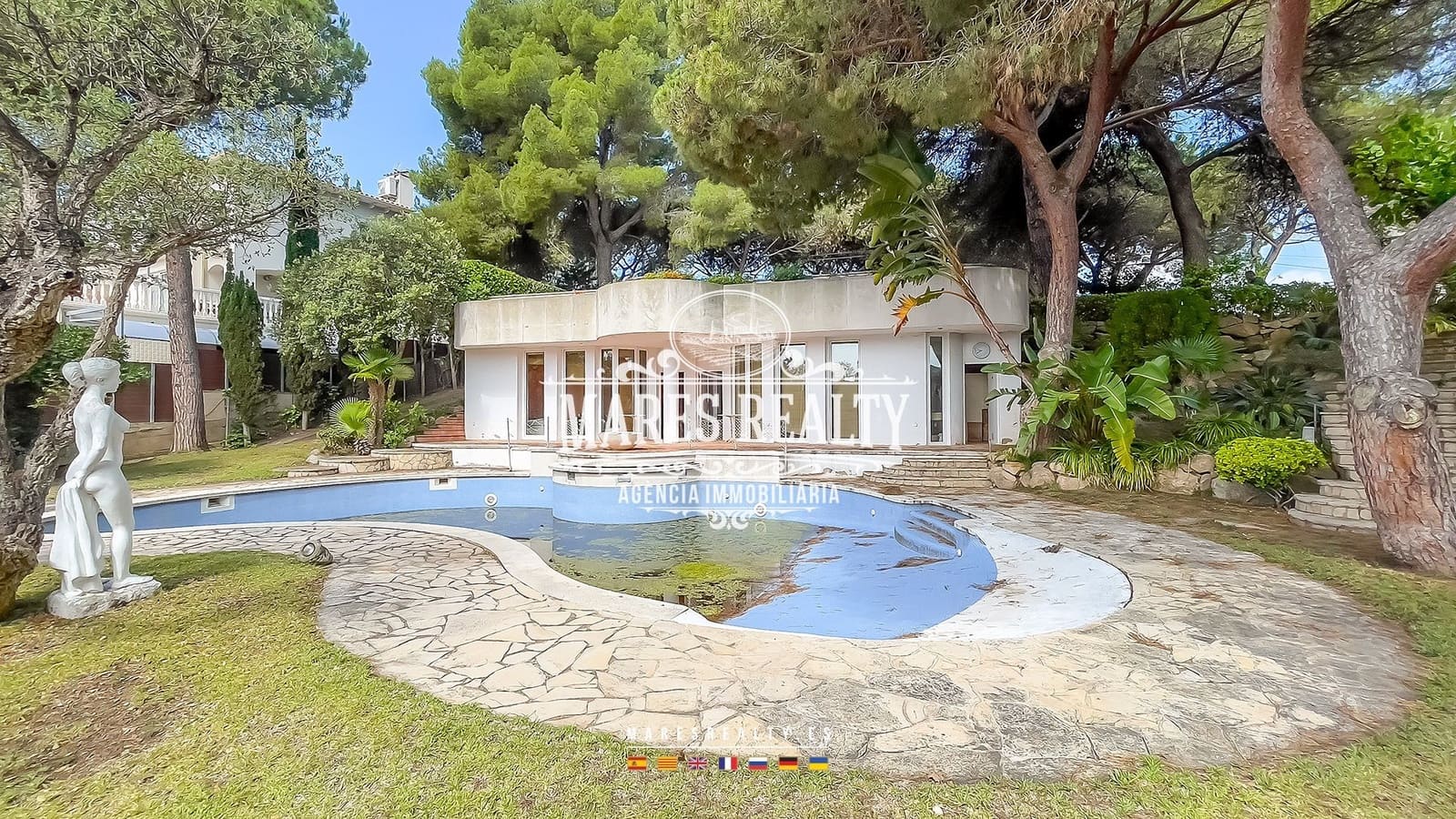 10 slaapkamer Villa te koop in Lloret de Mar met zwembad garage - € 900.000 (Ref: 8417376)