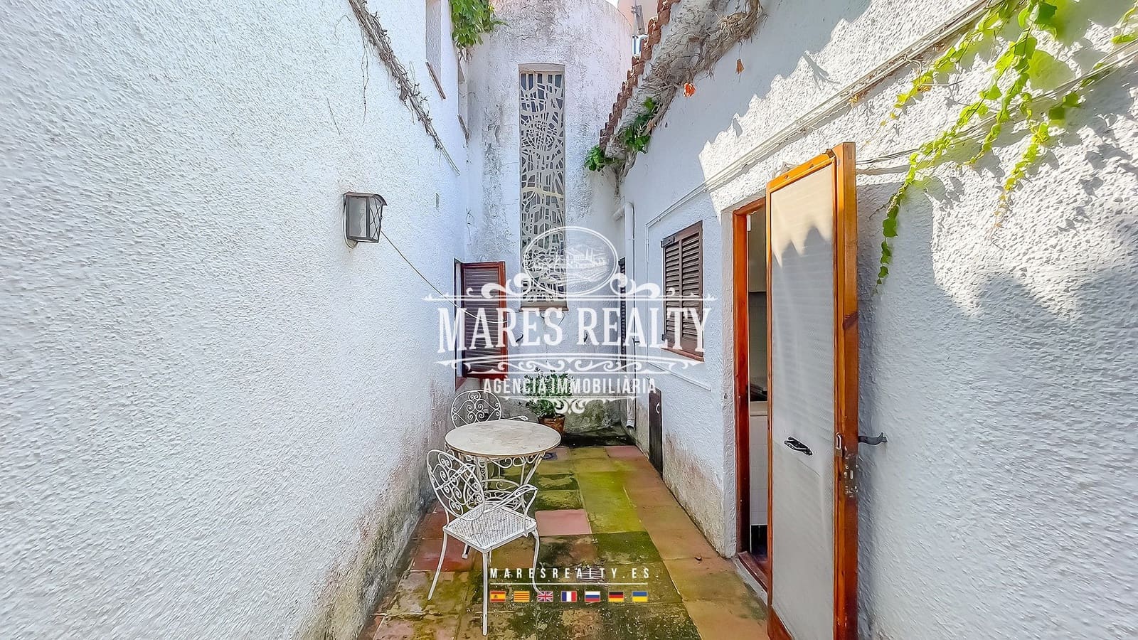 10 slaapkamer Villa te koop in Lloret de Mar met zwembad garage - € 900.000 (Ref: 8417376)