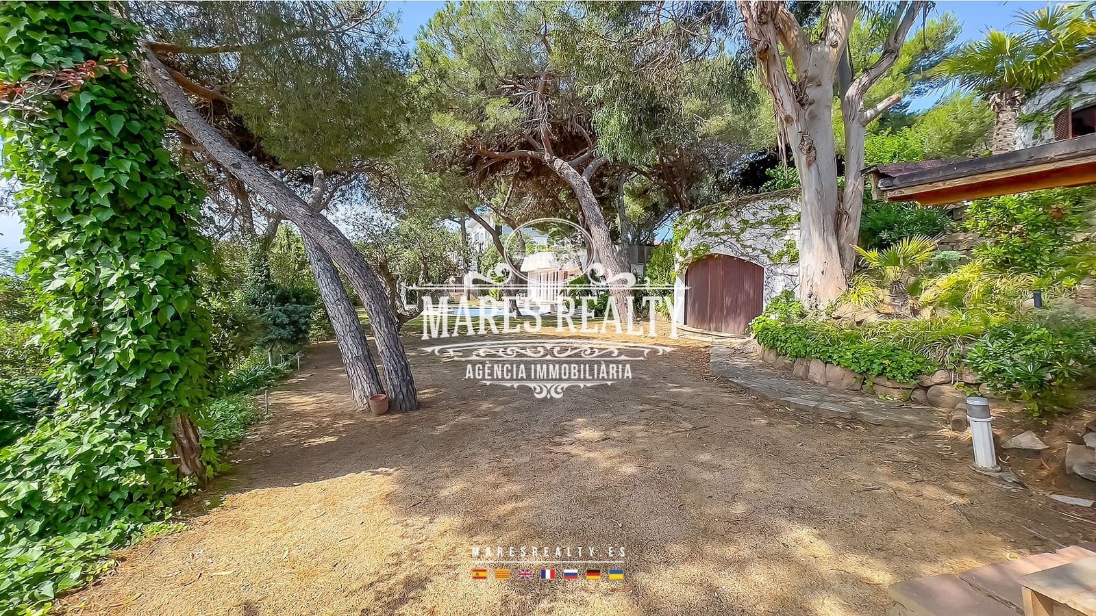 10 slaapkamer Villa te koop in Lloret de Mar met zwembad garage - € 900.000 (Ref: 8417376)