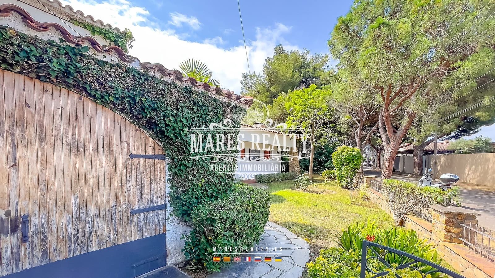 10 slaapkamer Villa te koop in Lloret de Mar met zwembad garage - € 900.000 (Ref: 8417376)