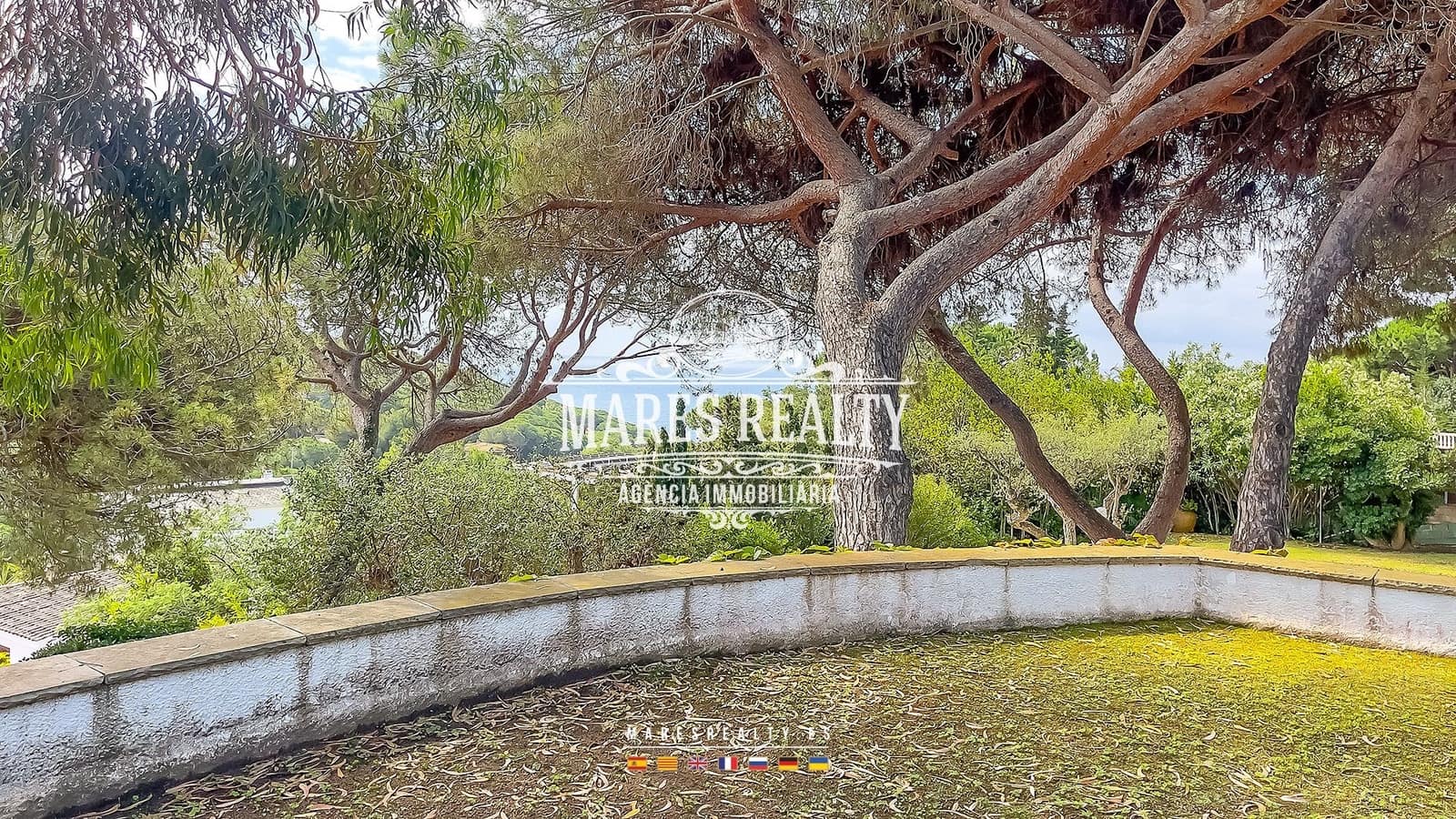 10 slaapkamer Villa te koop in Lloret de Mar met zwembad garage - € 900.000 (Ref: 8417376)