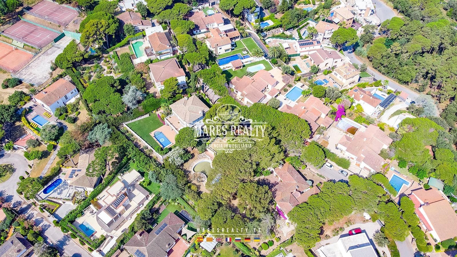 10 slaapkamer Villa te koop in Lloret de Mar met zwembad garage - € 900.000 (Ref: 8417376)