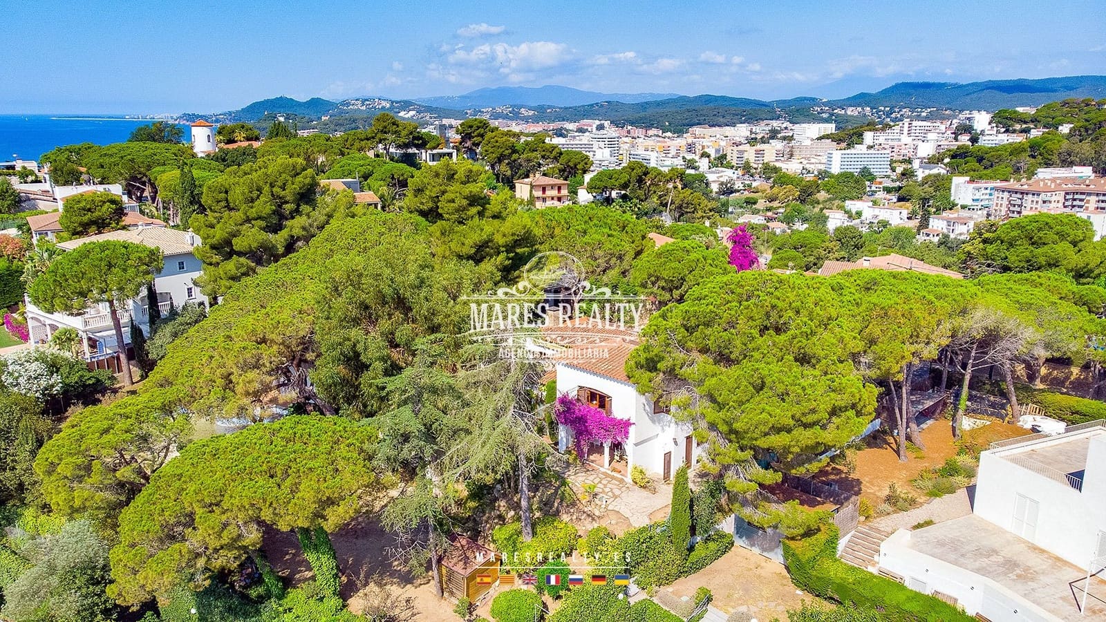 10 slaapkamer Villa te koop in Lloret de Mar met zwembad garage - € 900.000 (Ref: 8417376)