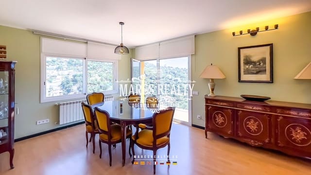Chalet de 5 habitaciones en Lloret de Mar en venta con piscina garaje - 650.000 € (Ref: 8419205)