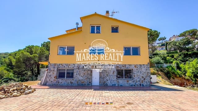 Chalet de 5 habitaciones en Lloret de Mar en venta con piscina garaje - 650.000 € (Ref: 8419205)