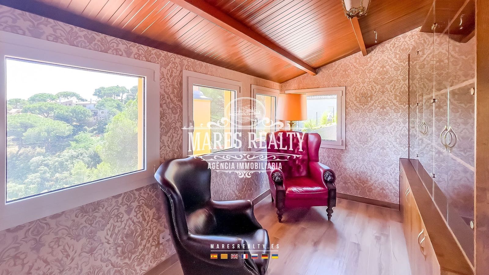 5 Zimmer Villa zu verkaufen in Lloret de Mar mit Pool Garage - 630.000 € (Ref: 8419205)