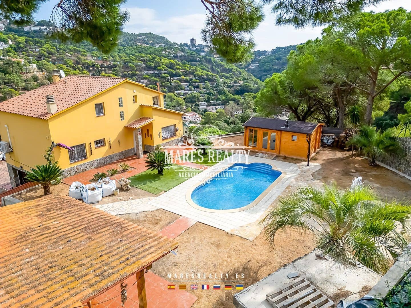 5 Zimmer Villa zu verkaufen in Lloret de Mar mit Pool Garage - 630.000 € (Ref: 8419205)