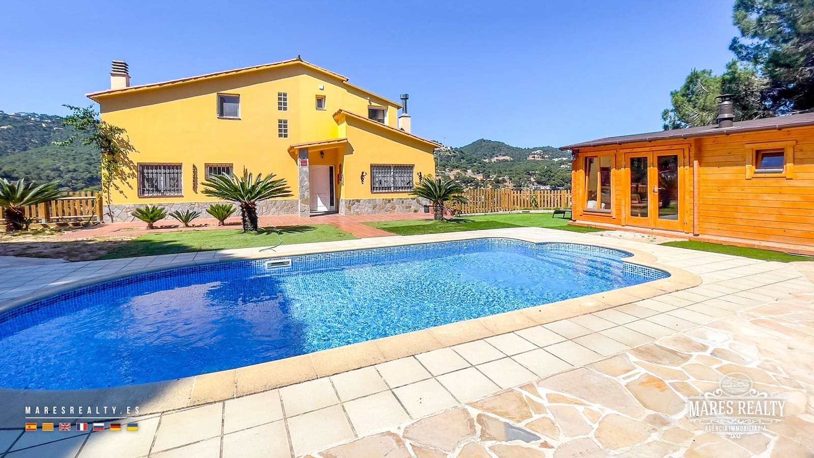 5 Zimmer Villa zu verkaufen in Lloret de Mar mit Pool Garage - 630.000 € (Ref: 8419205)
