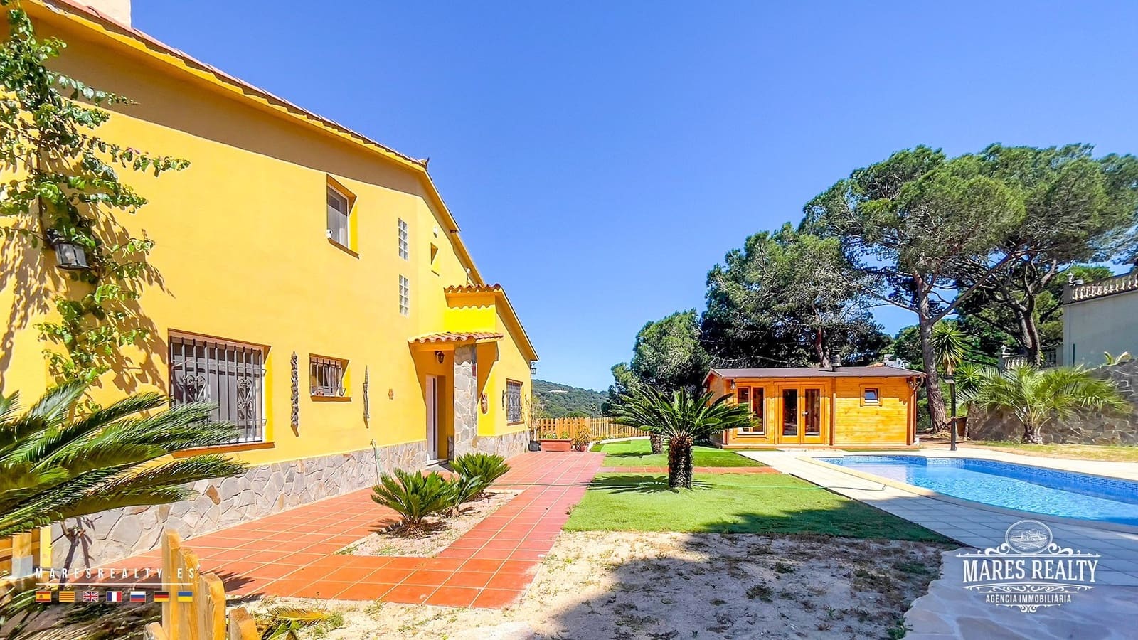 5 Zimmer Villa zu verkaufen in Lloret de Mar mit Pool Garage - 630.000 € (Ref: 8419205)
