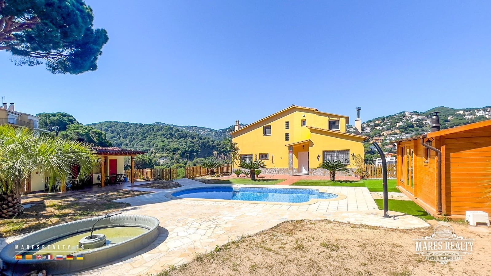 5 Zimmer Villa zu verkaufen in Lloret de Mar mit Pool Garage - 630.000 € (Ref: 8419205)