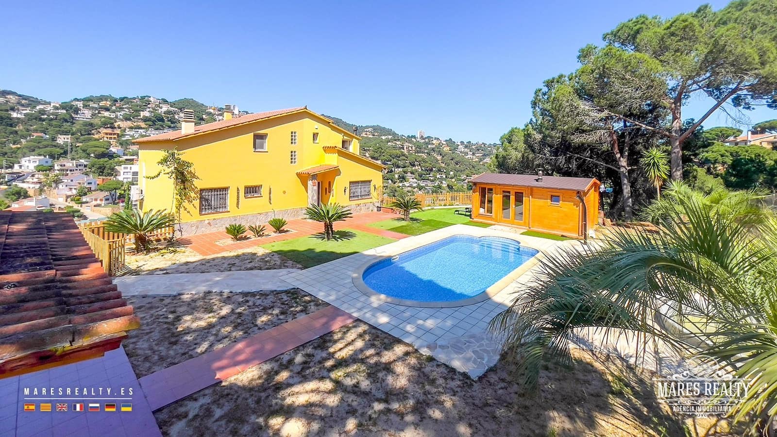 5 Zimmer Villa zu verkaufen in Lloret de Mar mit Pool Garage - 630.000 € (Ref: 8419205)