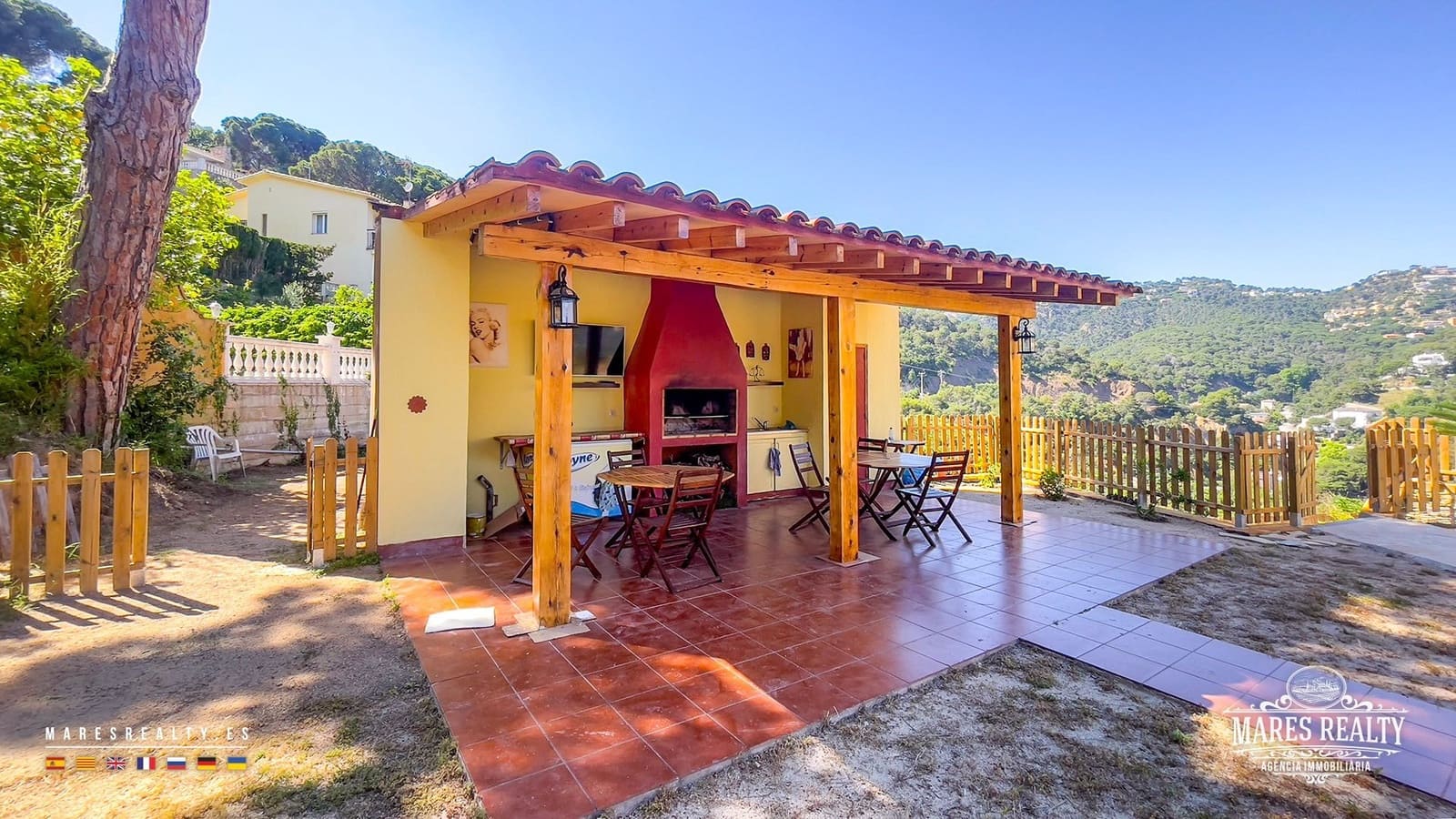 5 Zimmer Villa zu verkaufen in Lloret de Mar mit Pool Garage - 630.000 € (Ref: 8419205)
