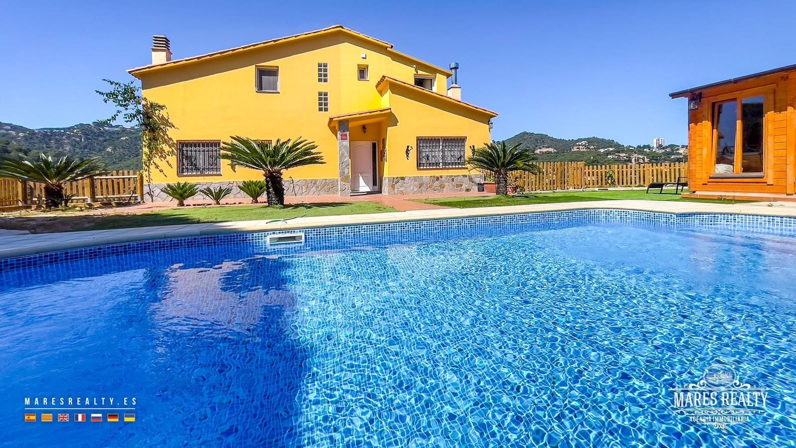 5 Zimmer Villa zu verkaufen in Lloret de Mar mit Pool Garage - 630.000 € (Ref: 8419205)