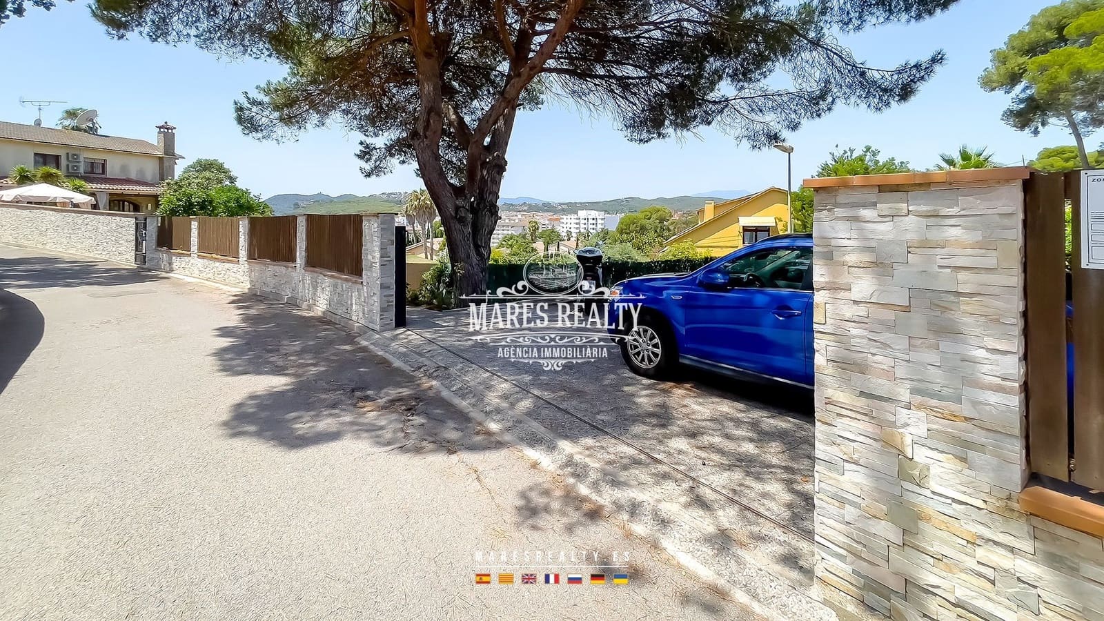 5 bedroom Villa for sale in Lloret de Mar with pool garage - € 650,000 (Ref: 8438339)