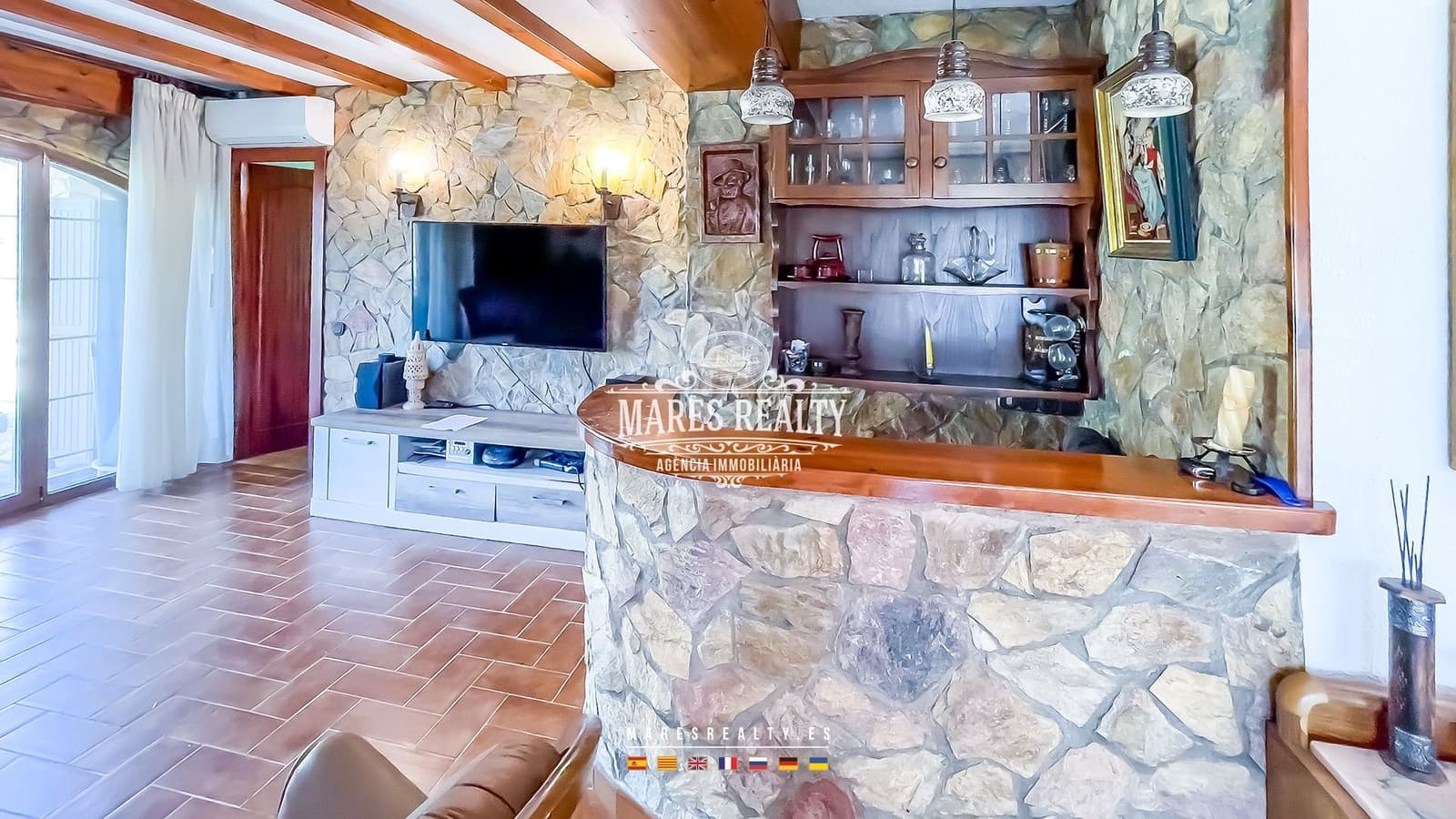 5 bedroom Villa for sale in Lloret de Mar with pool garage - € 650,000 (Ref: 8438339)