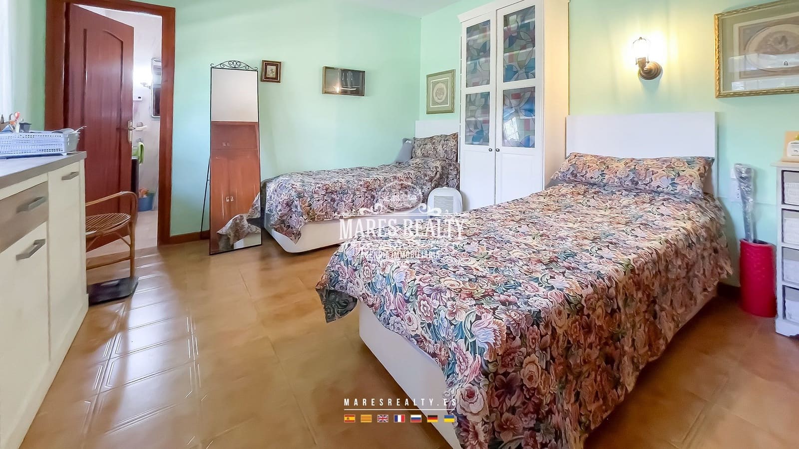 5 bedroom Villa for sale in Lloret de Mar with pool garage - € 650,000 (Ref: 8438339)