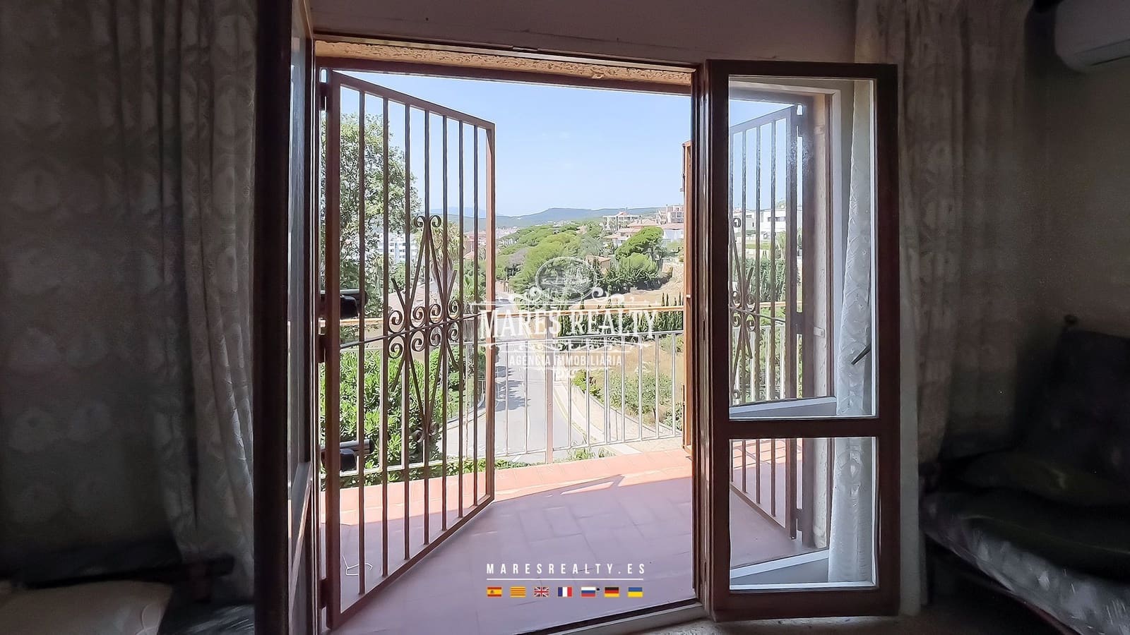 5 bedroom Villa for sale in Lloret de Mar with pool garage - € 650,000 (Ref: 8438339)