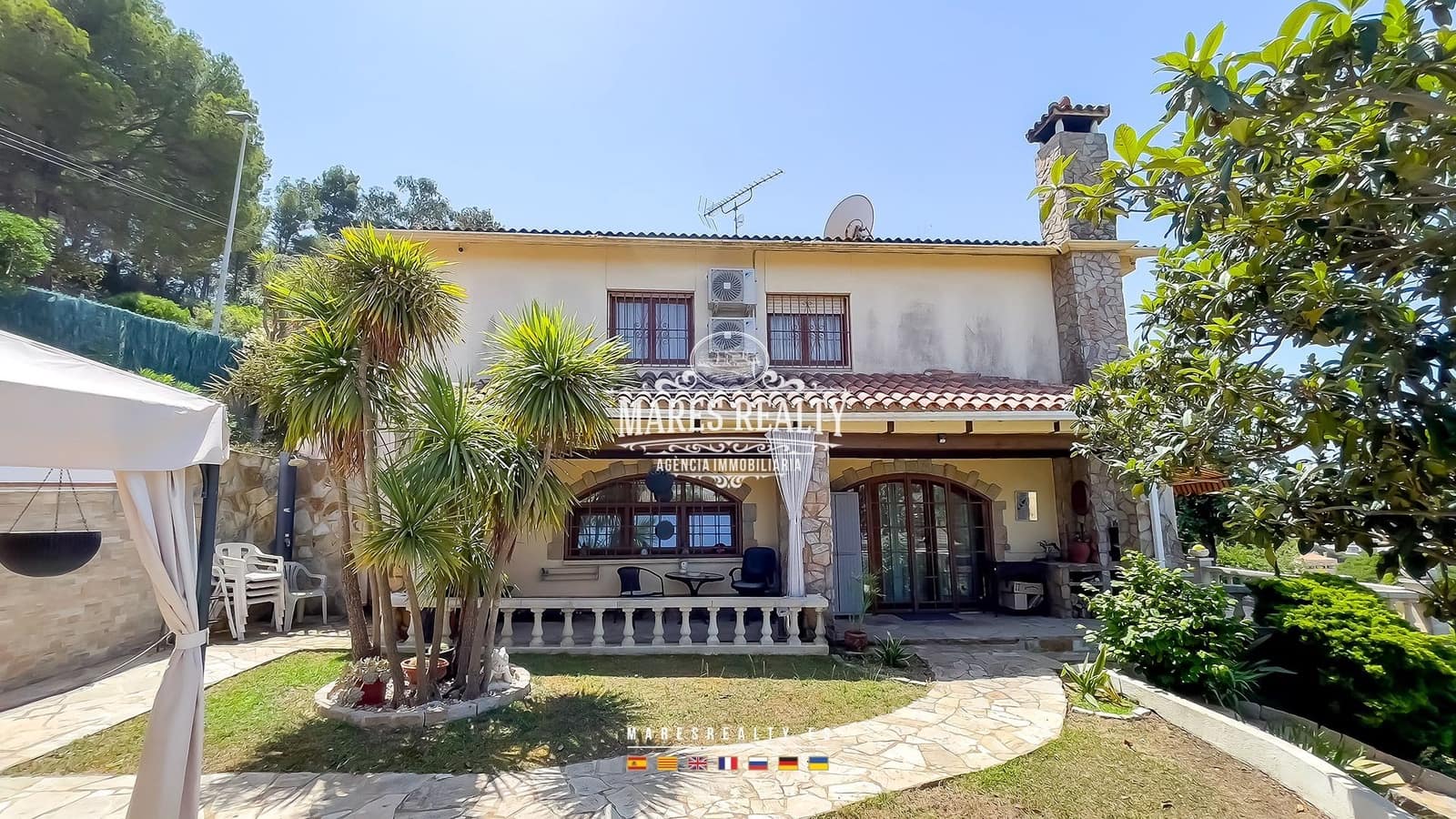 5 bedroom Villa for sale in Lloret de Mar with pool garage - € 650,000 (Ref: 8438339)