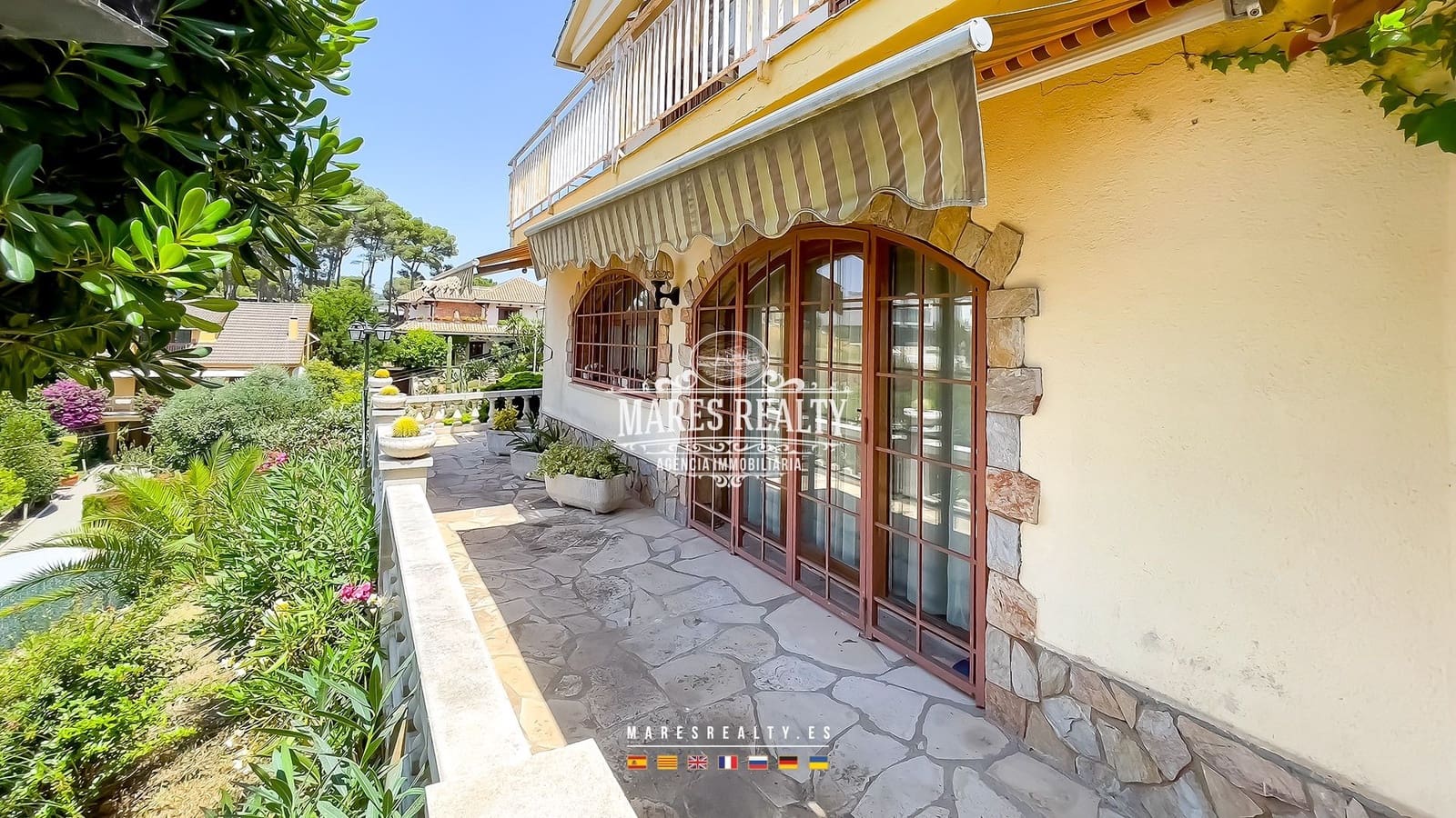 5 bedroom Villa for sale in Lloret de Mar with pool garage - € 650,000 (Ref: 8438339)