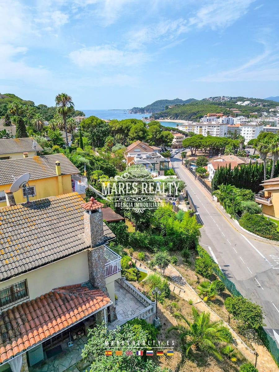 5 bedroom Villa for sale in Lloret de Mar with pool garage - € 650,000 (Ref: 8438339)