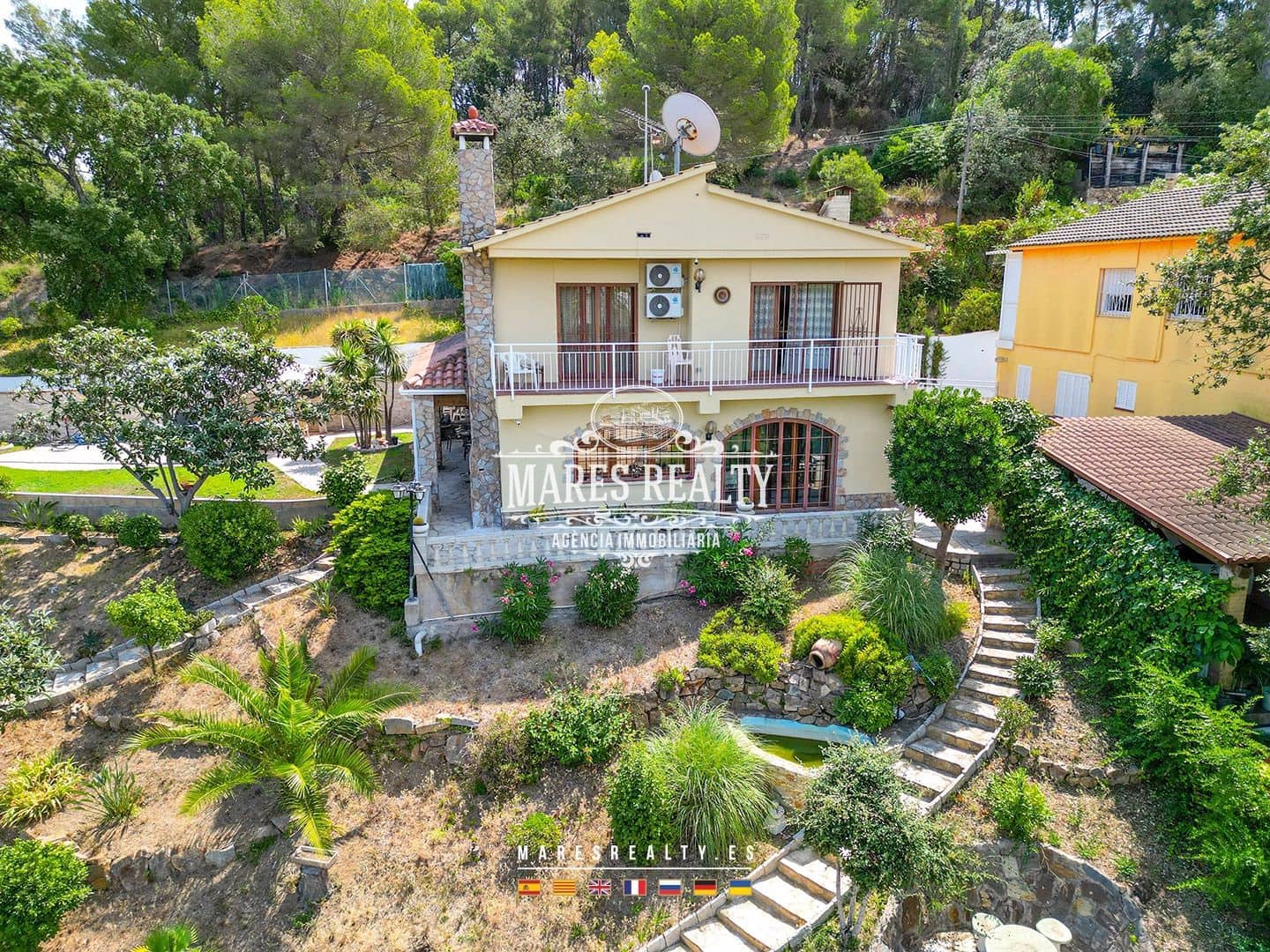 5 bedroom Villa for sale in Lloret de Mar with pool garage - € 650,000 (Ref: 8438339)