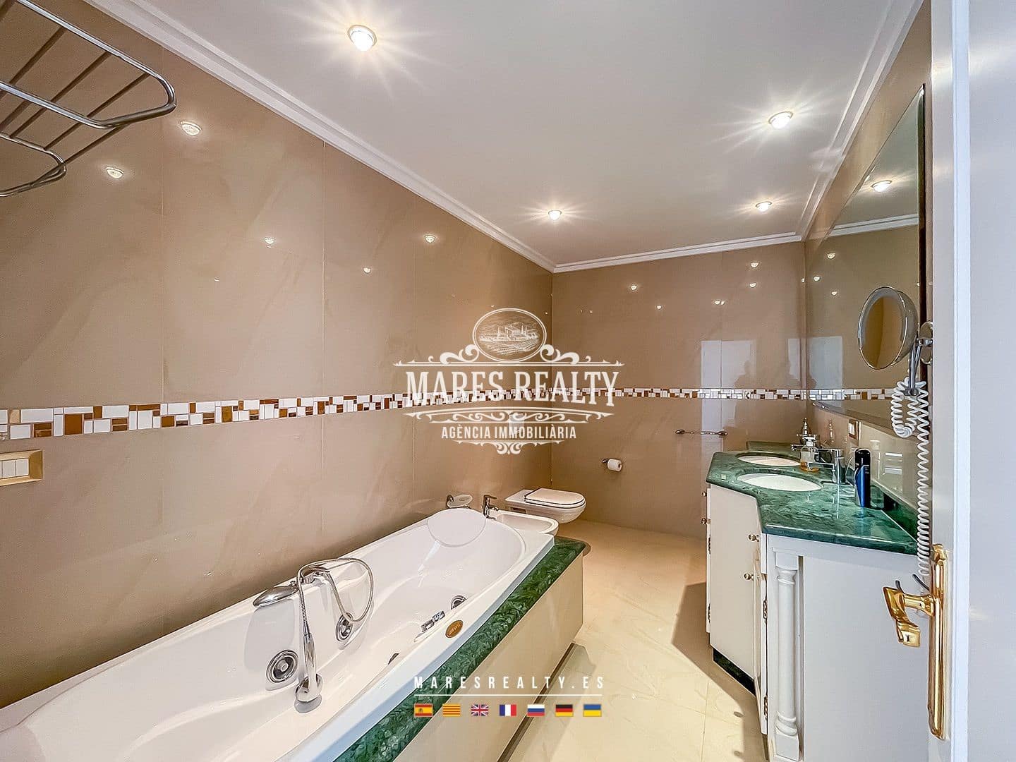 6 soverom Villa til salgs i Lloret de Mar med svømmebasseng garasje - € 2 971 300 (Ref: 8468497)