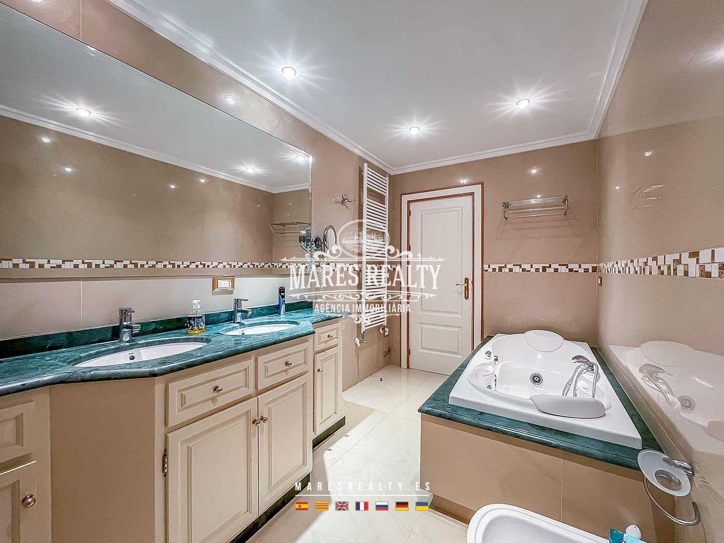 6 soverom Villa til salgs i Lloret de Mar med svømmebasseng garasje - € 2 971 300 (Ref: 8468497)