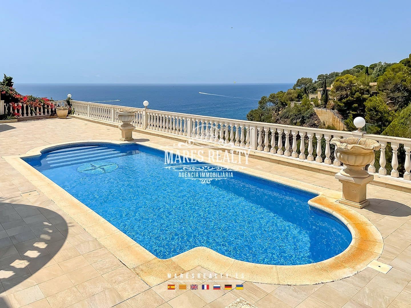 6 soverom Villa til salgs i Lloret de Mar med svømmebasseng garasje - € 2 971 300 (Ref: 8468497)