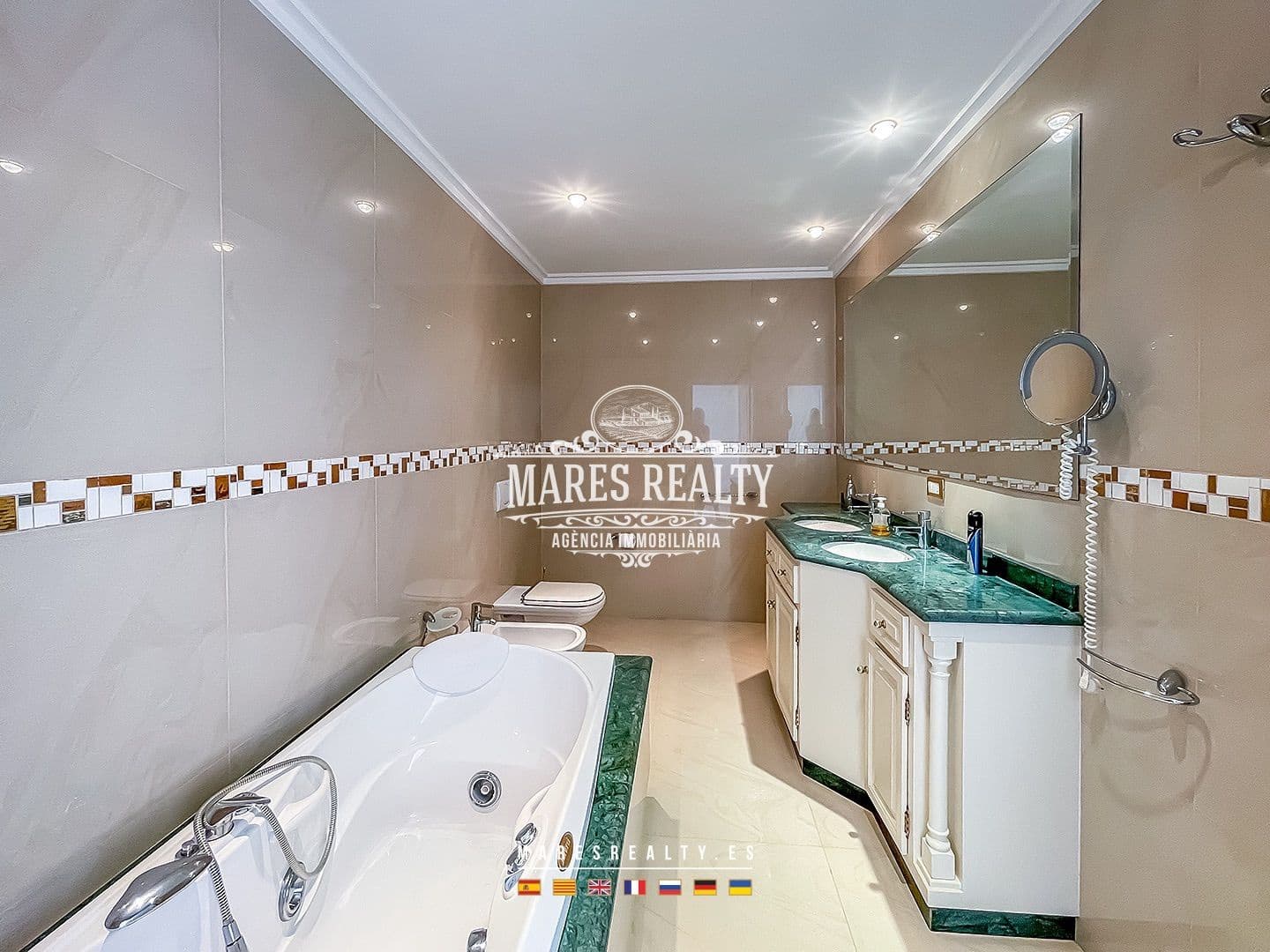 6 soverom Villa til salgs i Lloret de Mar med svømmebasseng garasje - € 2 971 300 (Ref: 8468497)