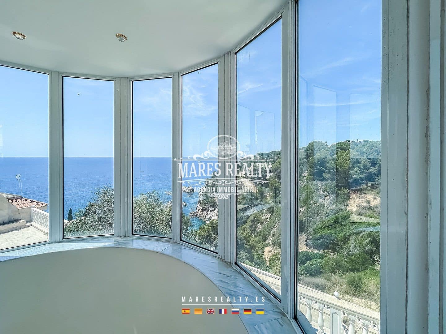 6 soverom Villa til salgs i Lloret de Mar med svømmebasseng garasje - € 2 971 300 (Ref: 8468497)