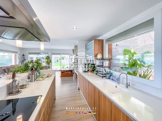 4 soverom Villa til salgs i Alella med svømmebasseng garasje - € 1 450 000 (Ref: 8480582)