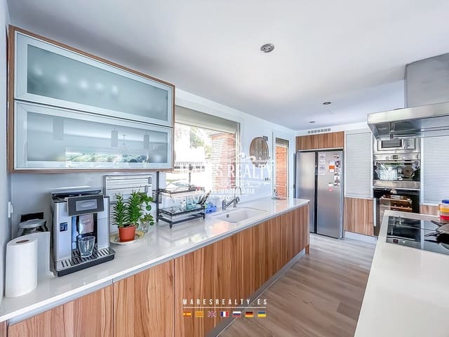 4 soverom Villa til salgs i Alella med svømmebasseng garasje - € 1 450 000 (Ref: 8480582)