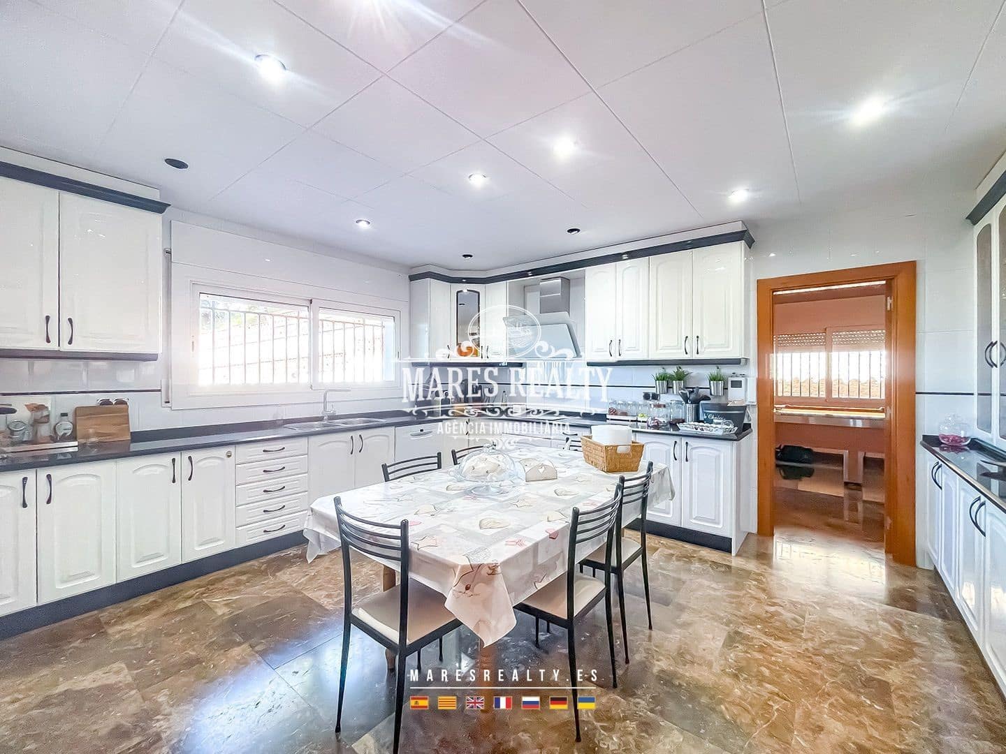 6 soveværelse Villa til salg i Argentona med swimmingpool garage - € 570.000 (Ref: 8533655)