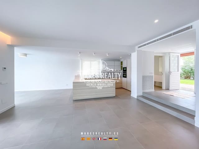 3 bedroom Villa for sale in L'Escala with pool garage - € 1,650,000 (Ref: 8536331)