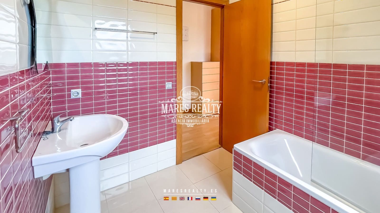 3 bedroom Villa for sale in Lloret de Mar with pool garage - € 475,000 (Ref: 8539523)