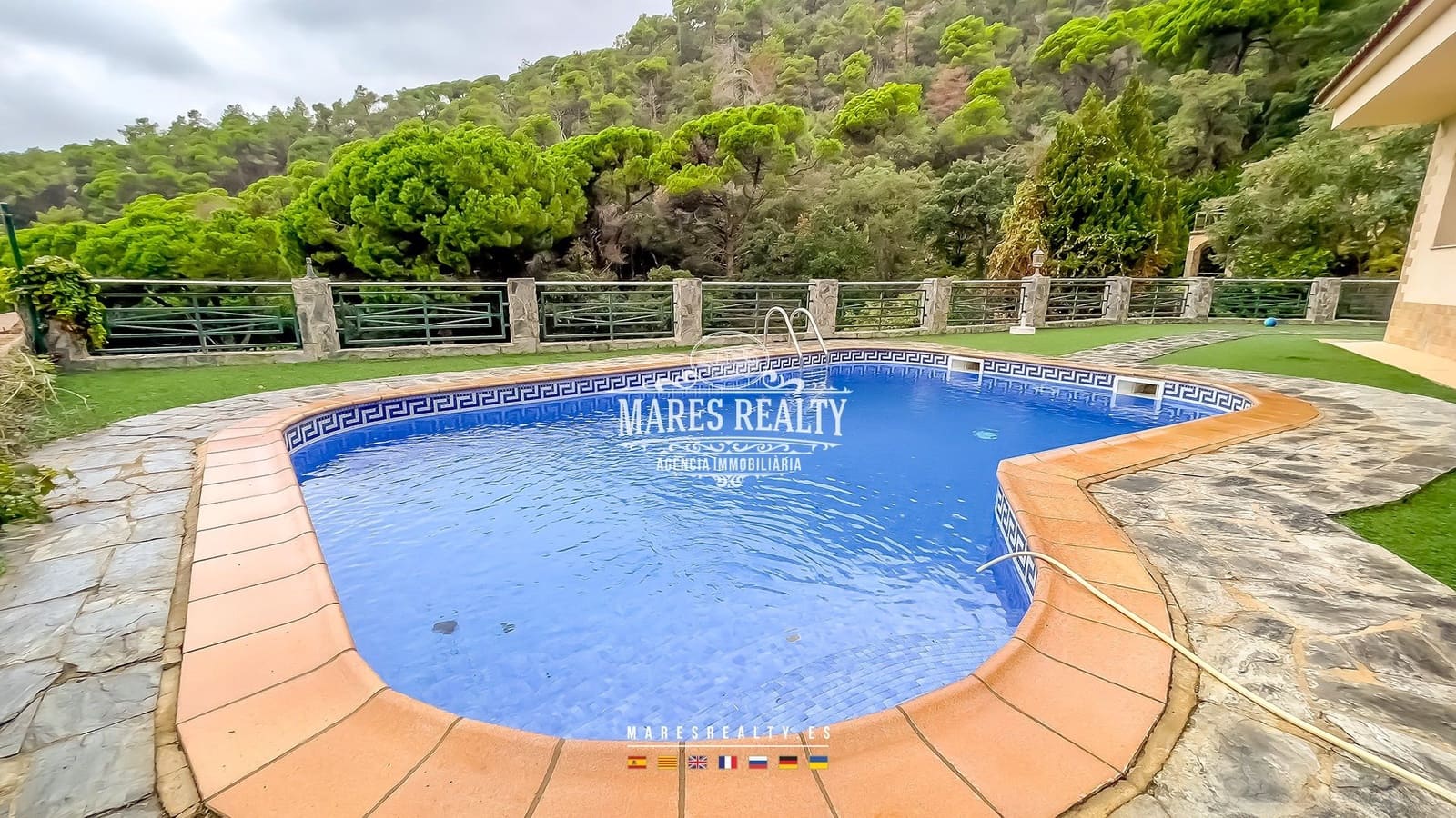 3 bedroom Villa for sale in Lloret de Mar with pool garage - € 475,000 (Ref: 8539523)
