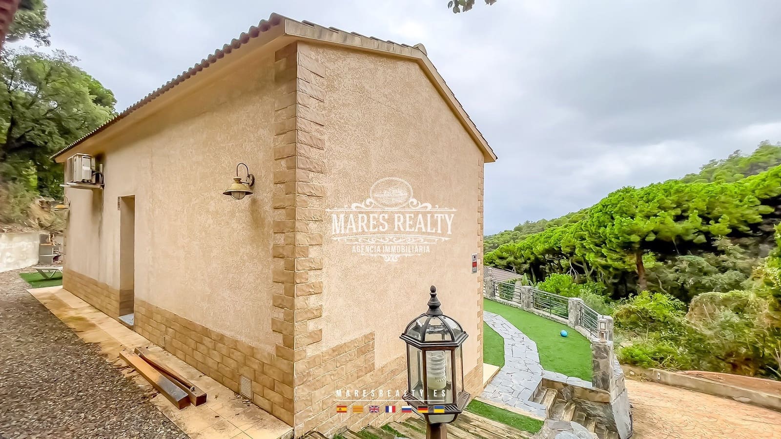 3 bedroom Villa for sale in Lloret de Mar with pool garage - € 475,000 (Ref: 8539523)