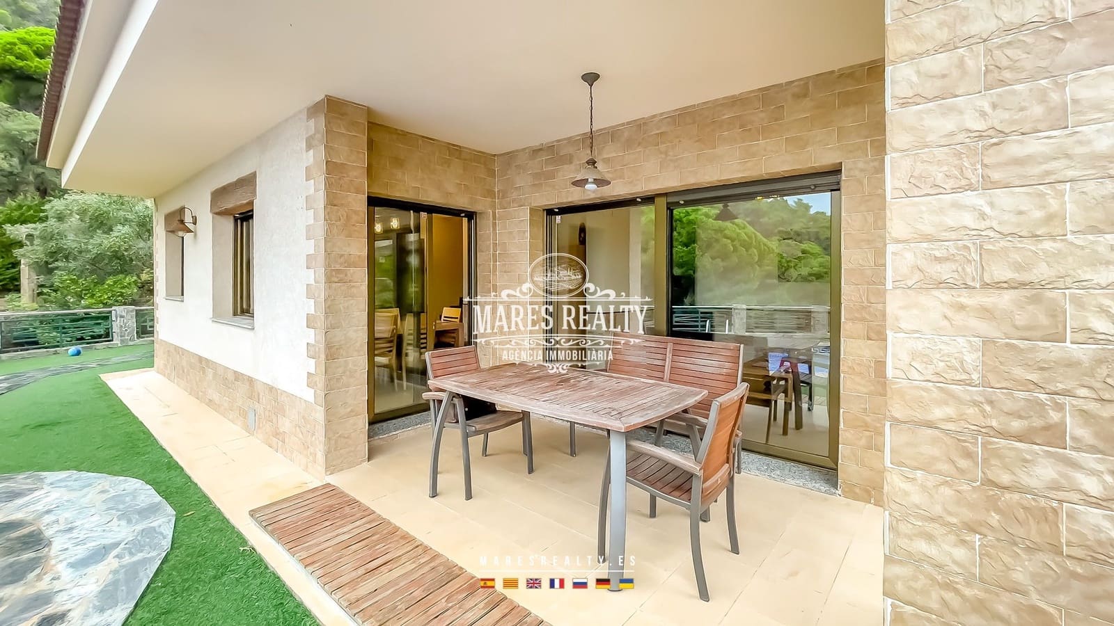 3 bedroom Villa for sale in Lloret de Mar with pool garage - € 475,000 (Ref: 8539523)