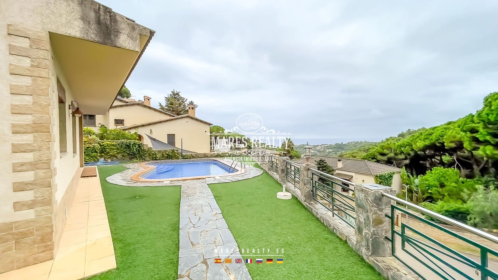 3 bedroom Villa for sale in Lloret de Mar with pool garage - € 475,000 (Ref: 8539523)