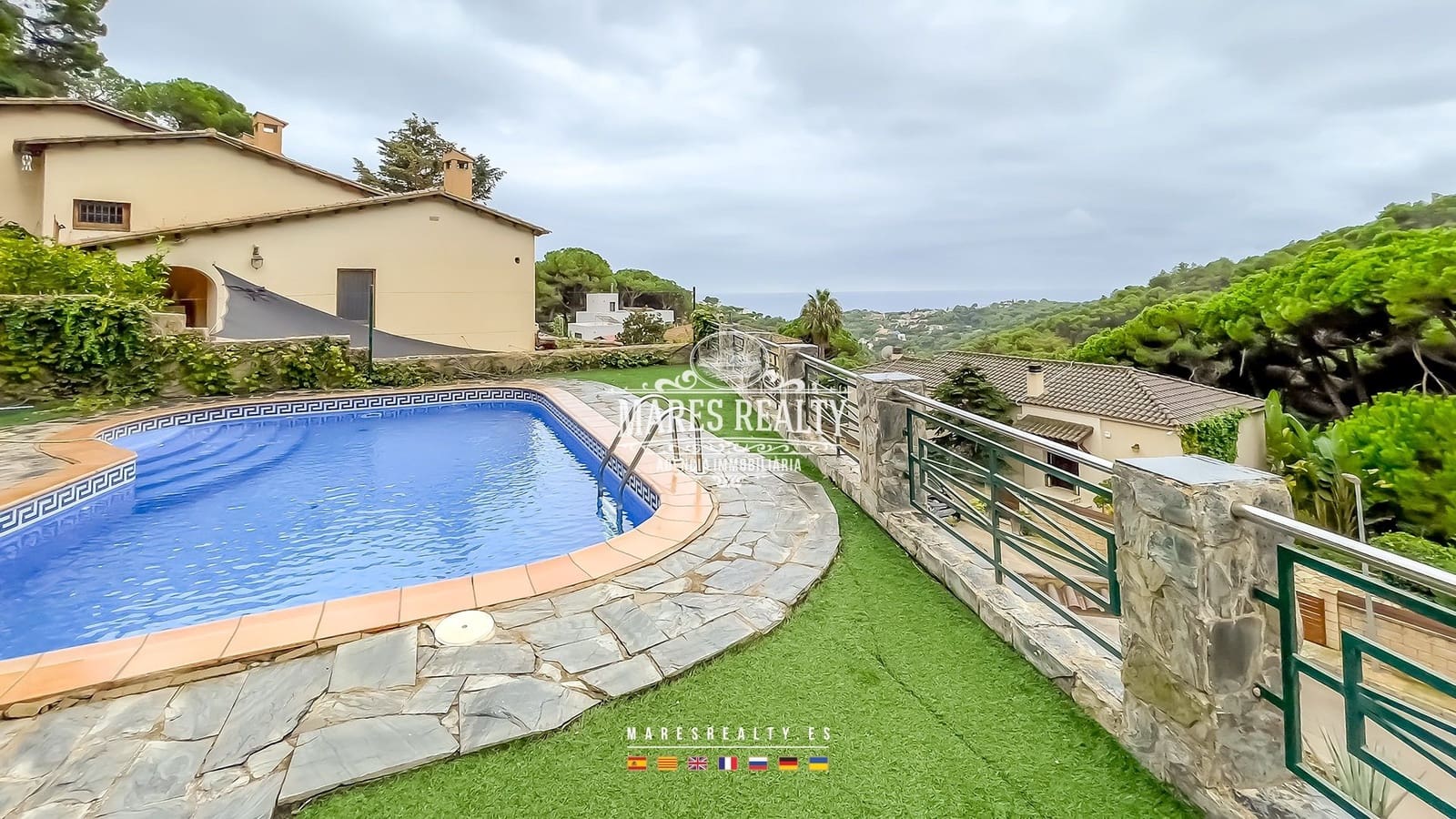 3 bedroom Villa for sale in Lloret de Mar with pool garage - € 475,000 (Ref: 8539523)