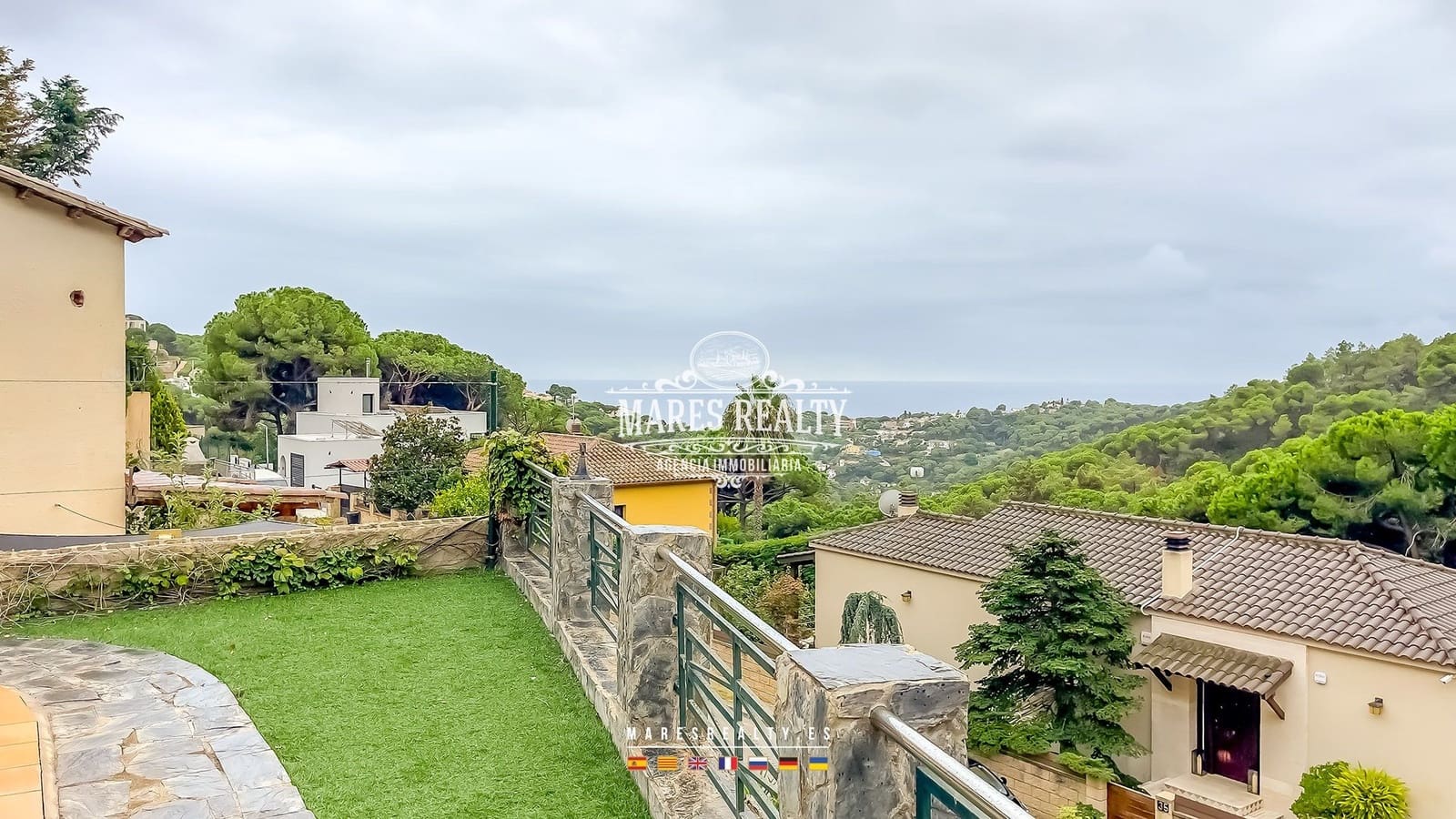 3 bedroom Villa for sale in Lloret de Mar with pool garage - € 475,000 (Ref: 8539523)