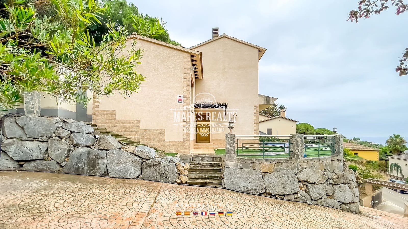 3 bedroom Villa for sale in Lloret de Mar with pool garage - € 475,000 (Ref: 8539523)